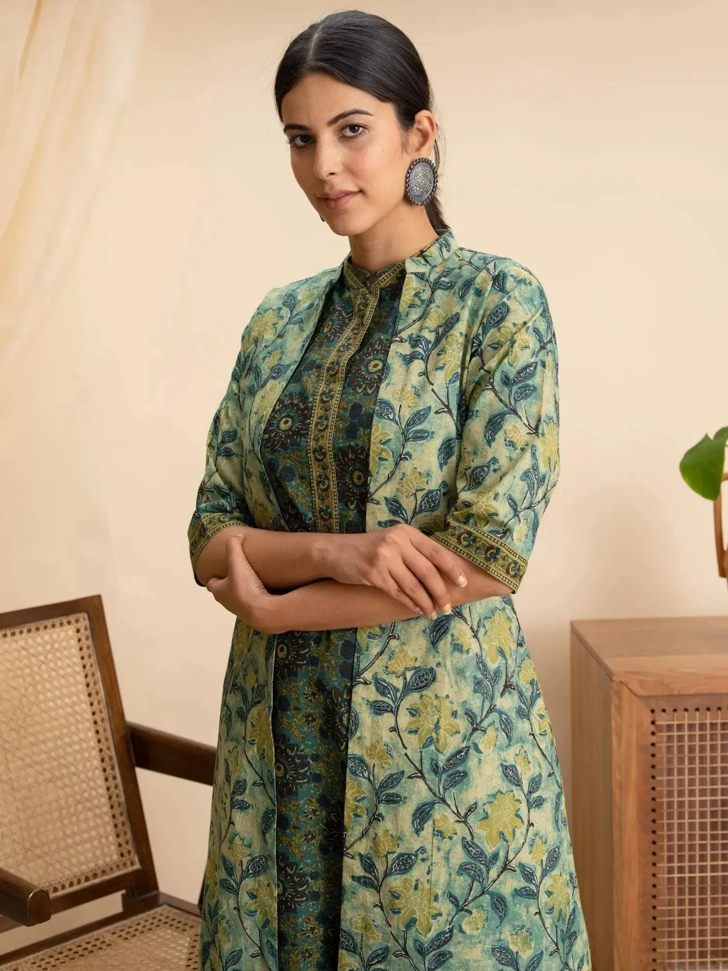 Green Printed Cotton Straight Kurta With Shrug